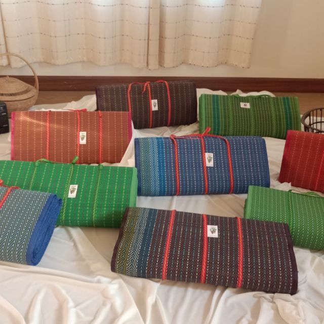 อันดับหนึ่ง 93+ ภาพพื้นหลัง เสื่อผืน หมอนใบ a blanket & a pillow รูปภาพ ความละเอียด 2k, 4k