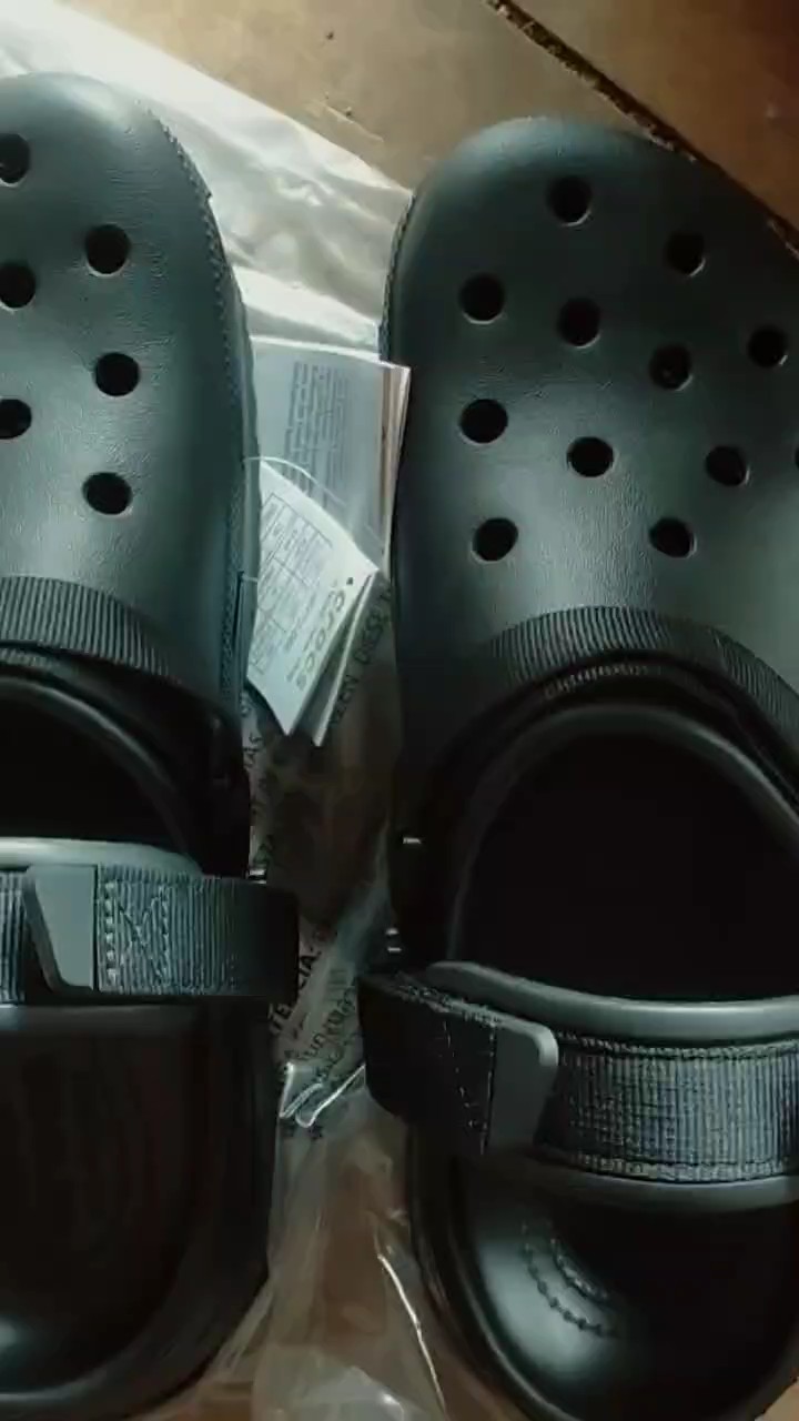 reviewCROCS Classic Hiker Clog รองเท้าลำลองผู้ใหญ่ รองเท้าผู้ใหญ่ รองเท้าหัวโต รองเท้า comment 0