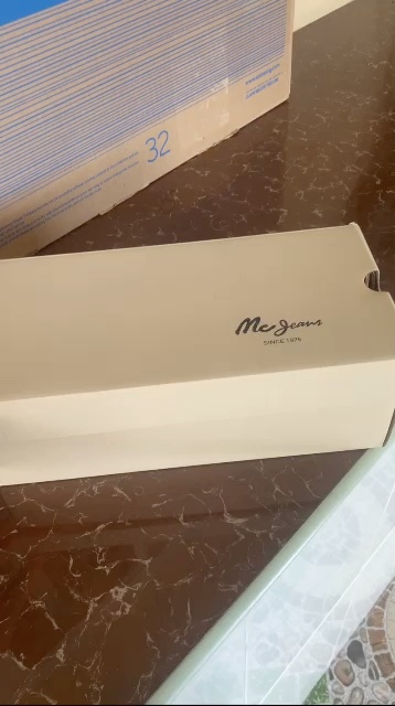 reviewMc Jeans รองเท้าผ้าใบ กันน้ำ สียีนส์ พร้อมเชือกรองเท้า ทรงสวยคลาสสิก ใส่ได้ทั้งชายและหญิง M09Z016 comment 0