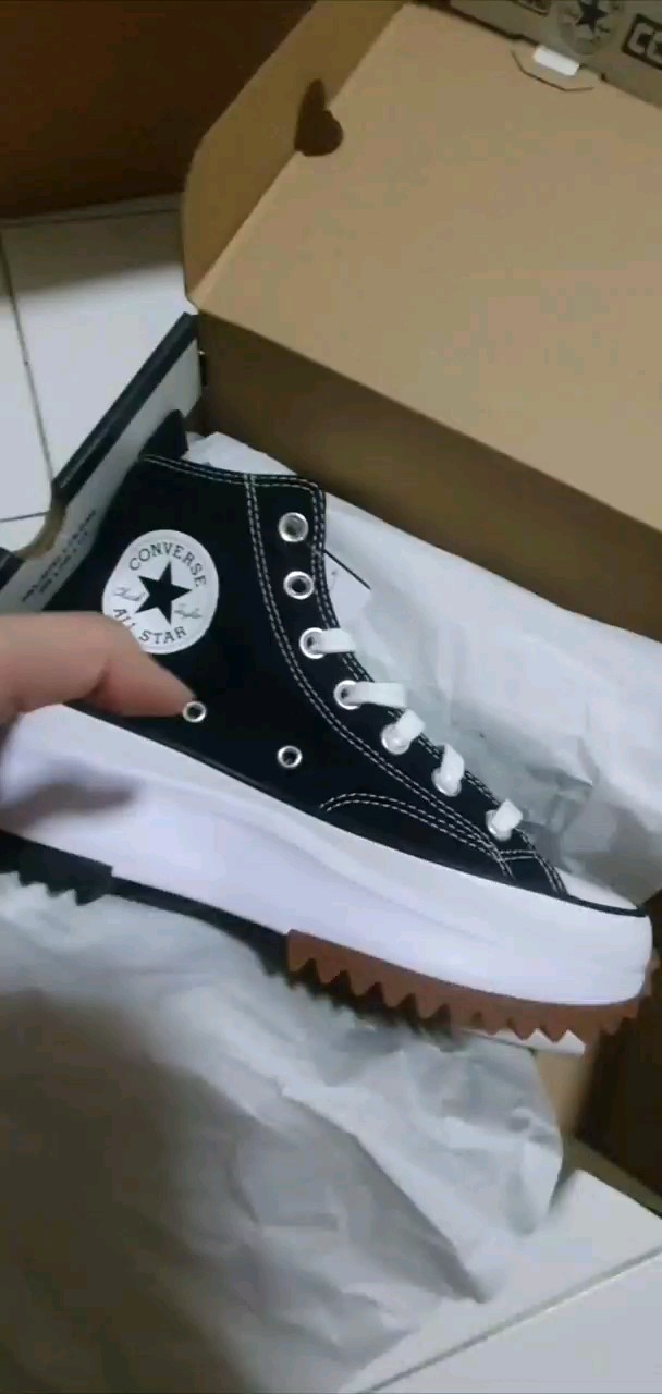 reviewร้านแนะนำ ลิขสิทธิ์แท้ Converse run Star HIKE Hi black สินค้ามีพร้อมส่ง สินค้าป้ายไทย comment 0