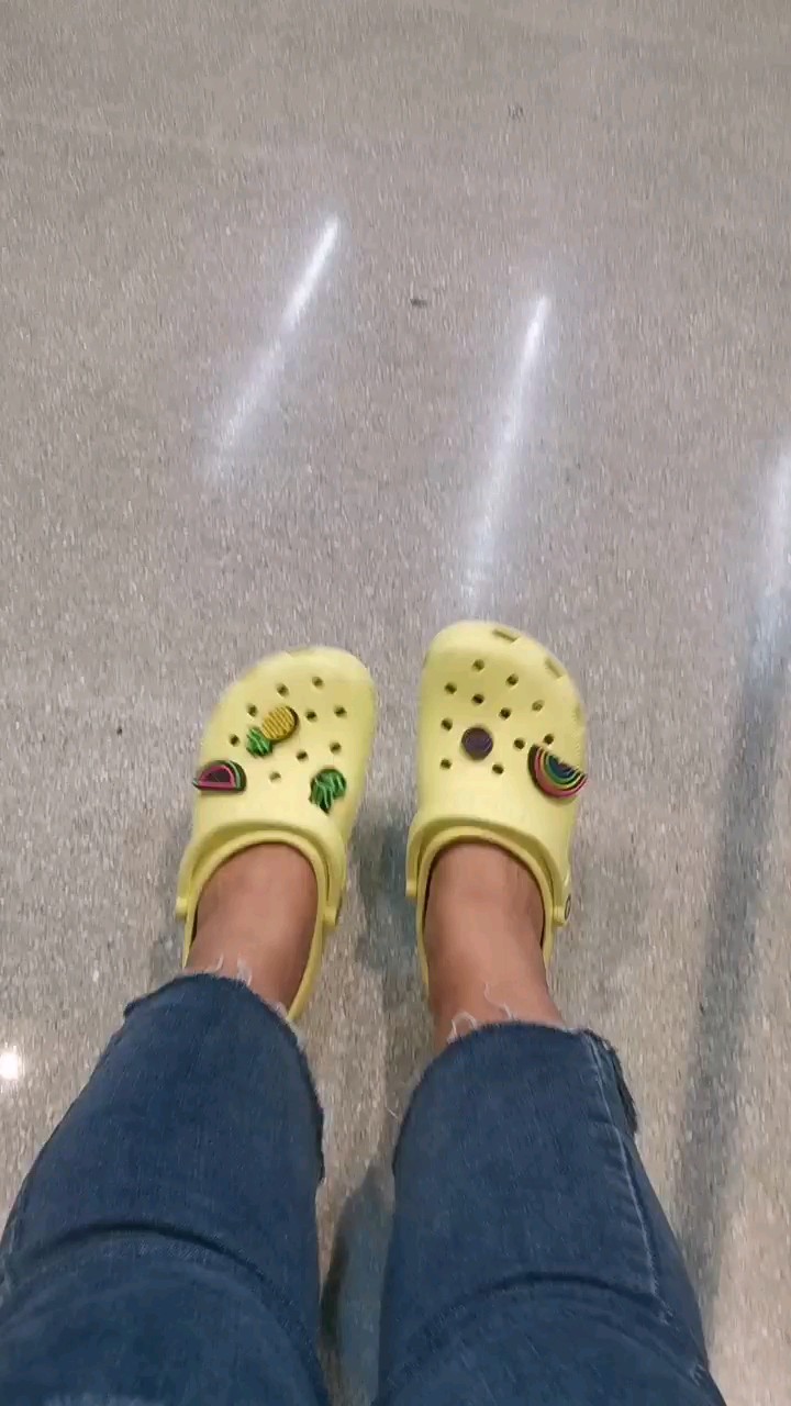 reviewCROCS Classic Clog รองเท้าลำลองผู้ใหญ่ รองเท้าผู้ใหญ่ รองเท้าหัวโต รองเท้า comment 0