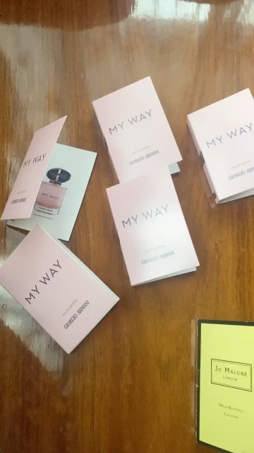reviewร้านแนะนำ[รวมกลิ่นขายดี] พร้อมส่ง‼️ น้ำหอมพกพา ขนาดทดลอง น้ำหอมเทสเตอร์ 1.5-2ml. comment 0