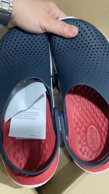 reviewCROCS LiteRide Clog รองเท้าลำลองผู้ใหญ่ รองเท้าผู้ใหญ่ รองเท้าหัวโต รองเท้า comment 0