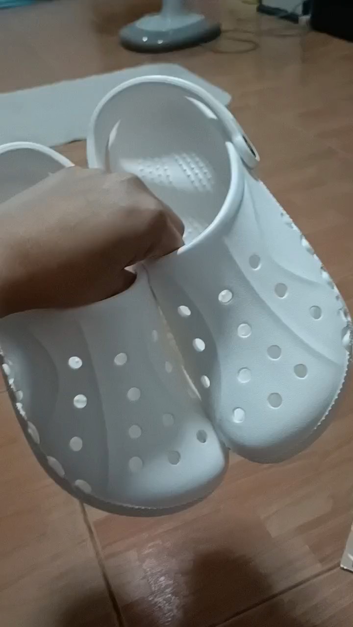 reviewCROCS Baya Clog รองเท้าลำลองผู้ใหญ่ รองเท้าผู้ใหญ่ รองเท้าหัวโต รองเท้า comment 0